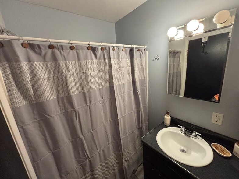 Building Photo - 105 W Florida Ave