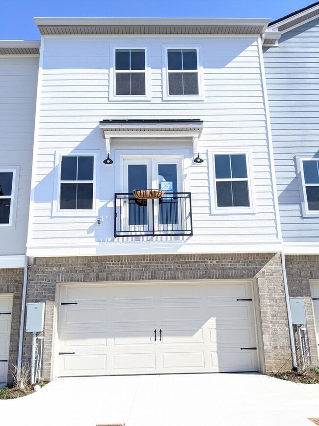 Building Photo - Luxury Townhome - Williamson County