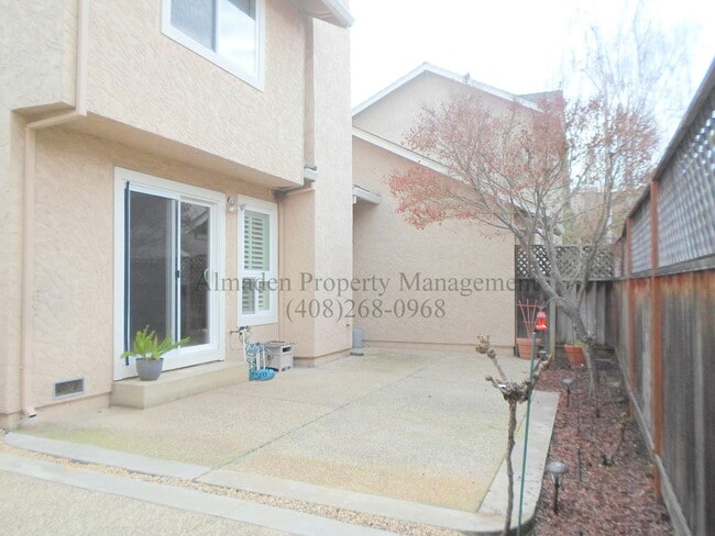 Building Photo - Remodeled Almaden Townhome in Great Location! Award Winning Schools! Central A/C!!
