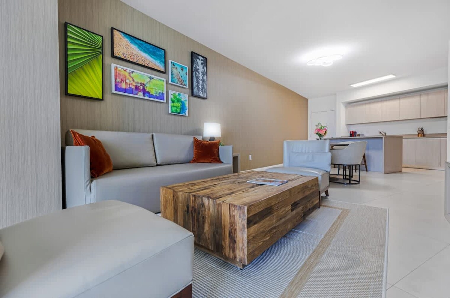 Building Photo - 4011 S Ocean Dr