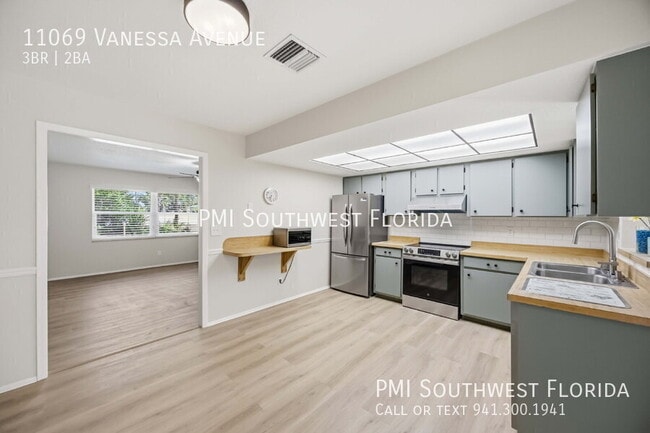 Building Photo - 11069 Vanessa Ave