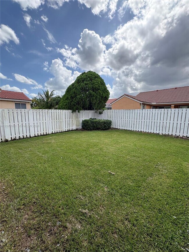Building Photo - 751 Sand Creek Cir