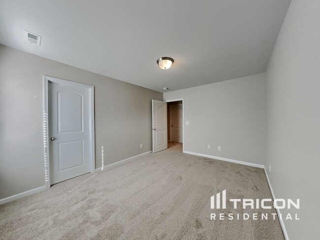 Building Photo - 268 Moonstone Ct