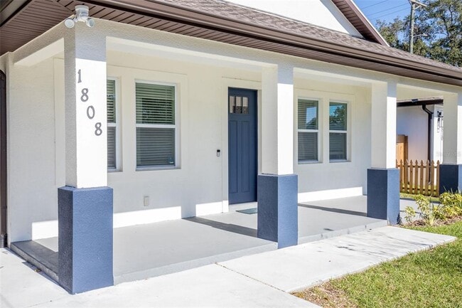 Building Photo - 1808 E Comanche Ave