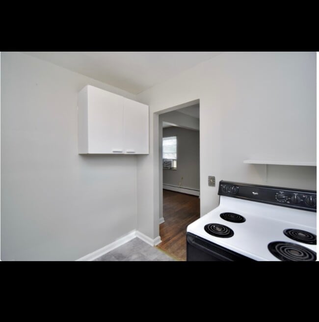 Building Photo - 5911 Cary Ave