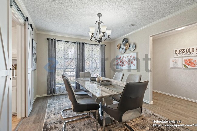 Building Photo - 2108 Winona Dr