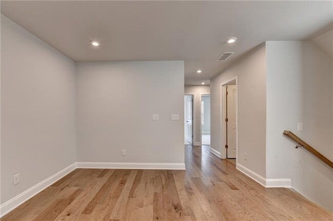 Building Photo - 400 Renwood Trl