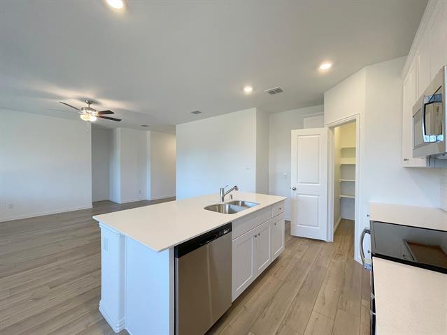 Building Photo - 510 Macdonald Wy