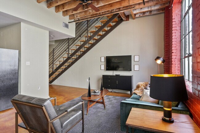 Building Photo - 1041 Constance St