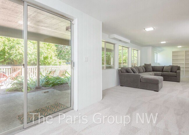Building Photo - Lg Modern Midcentury on Thornton Creek * A...