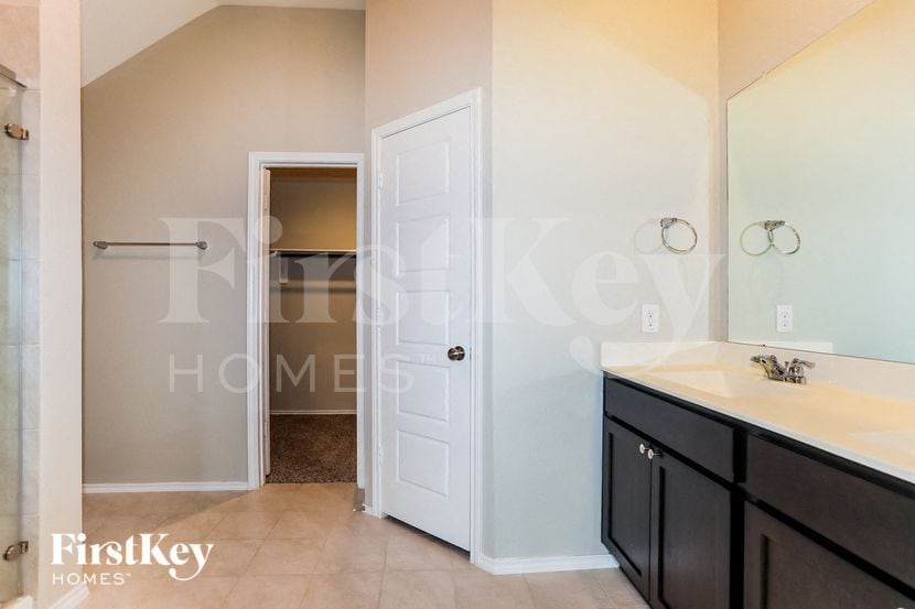 Building Photo - 334 Jewett Meadow Dr