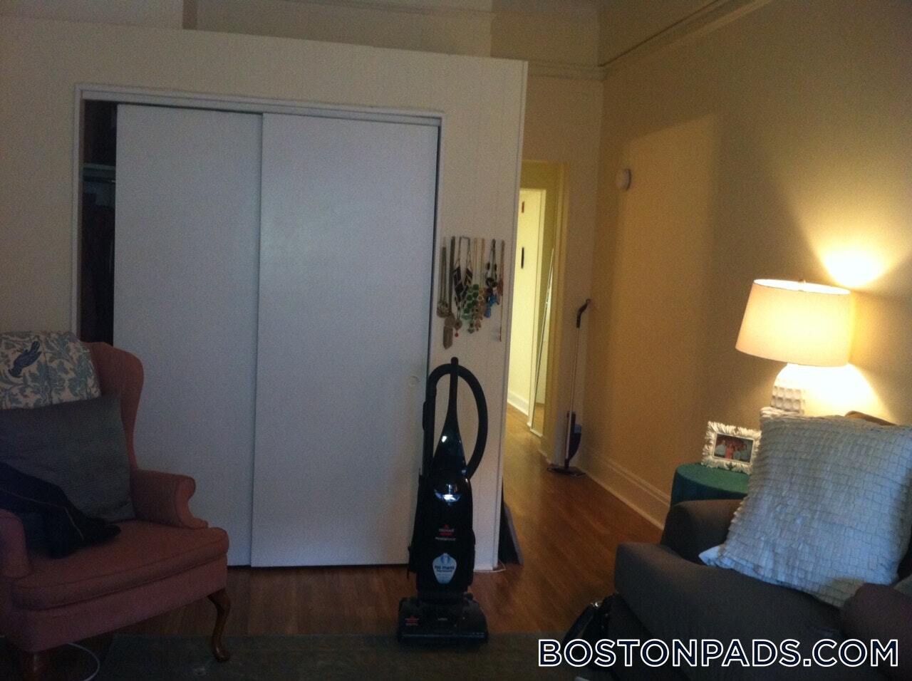 Building Photo - 62 Boylston St