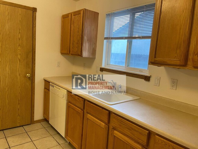 Building Photo - Nice 2 Bedroom Near NNU and Downtown Nampa!