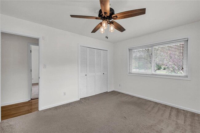 Building Photo - 318 Tyrone Rd