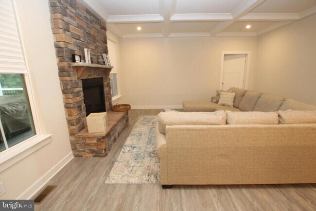 Building Photo - 31219 Barefoot Cir