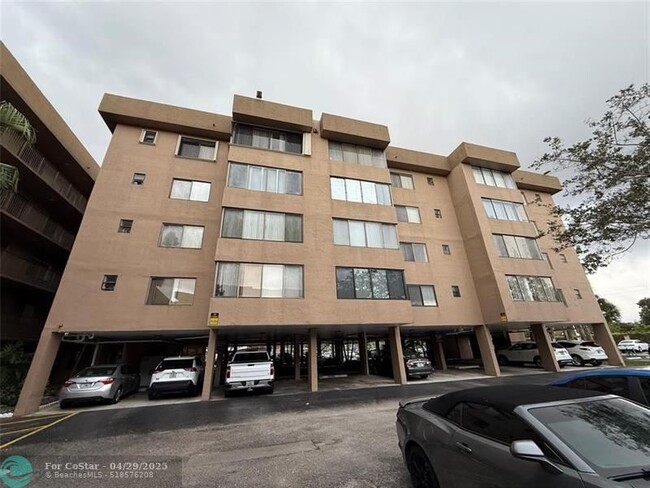 Building Photo - 8020 Hampton Blvd
