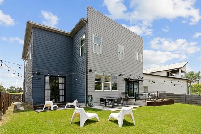 Building Photo - 7400 Annette Cove