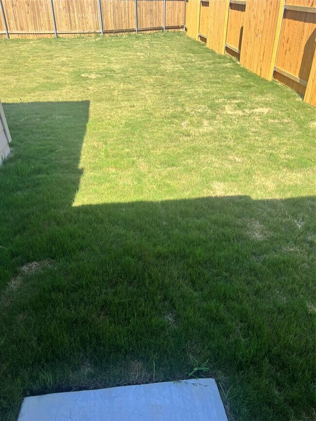 Building Photo - 125 Maywood Ln