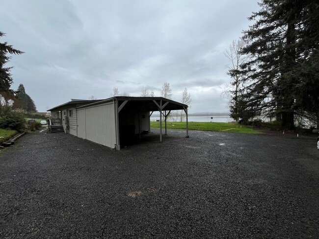 Building Photo - Manufactured Home with River Views! CAMAS SCHOOL!!