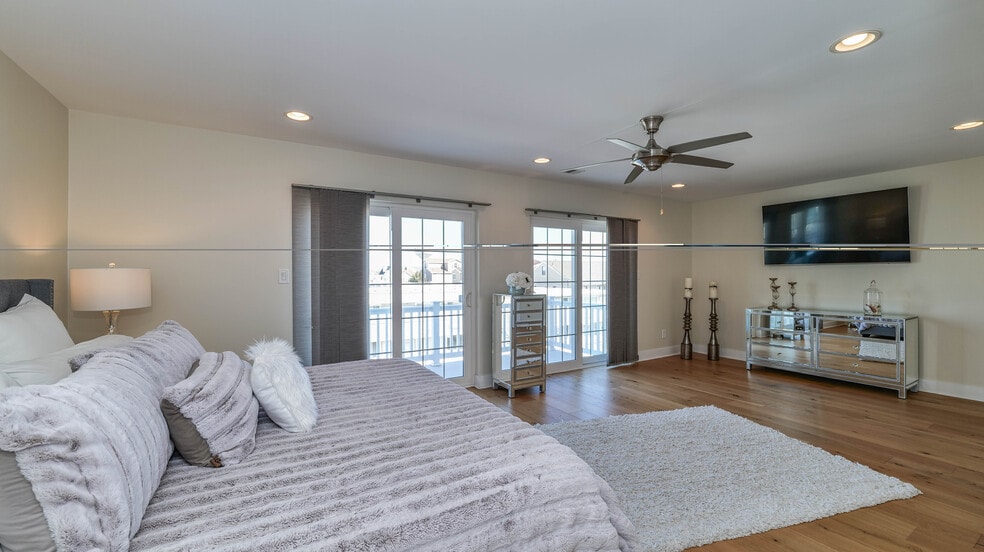 Building Photo - 210 N Madison Ave