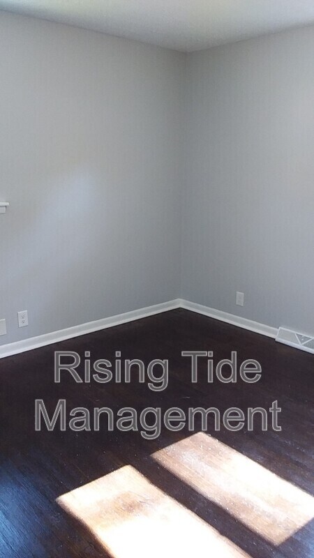 Building Photo - 948 Longview Cir