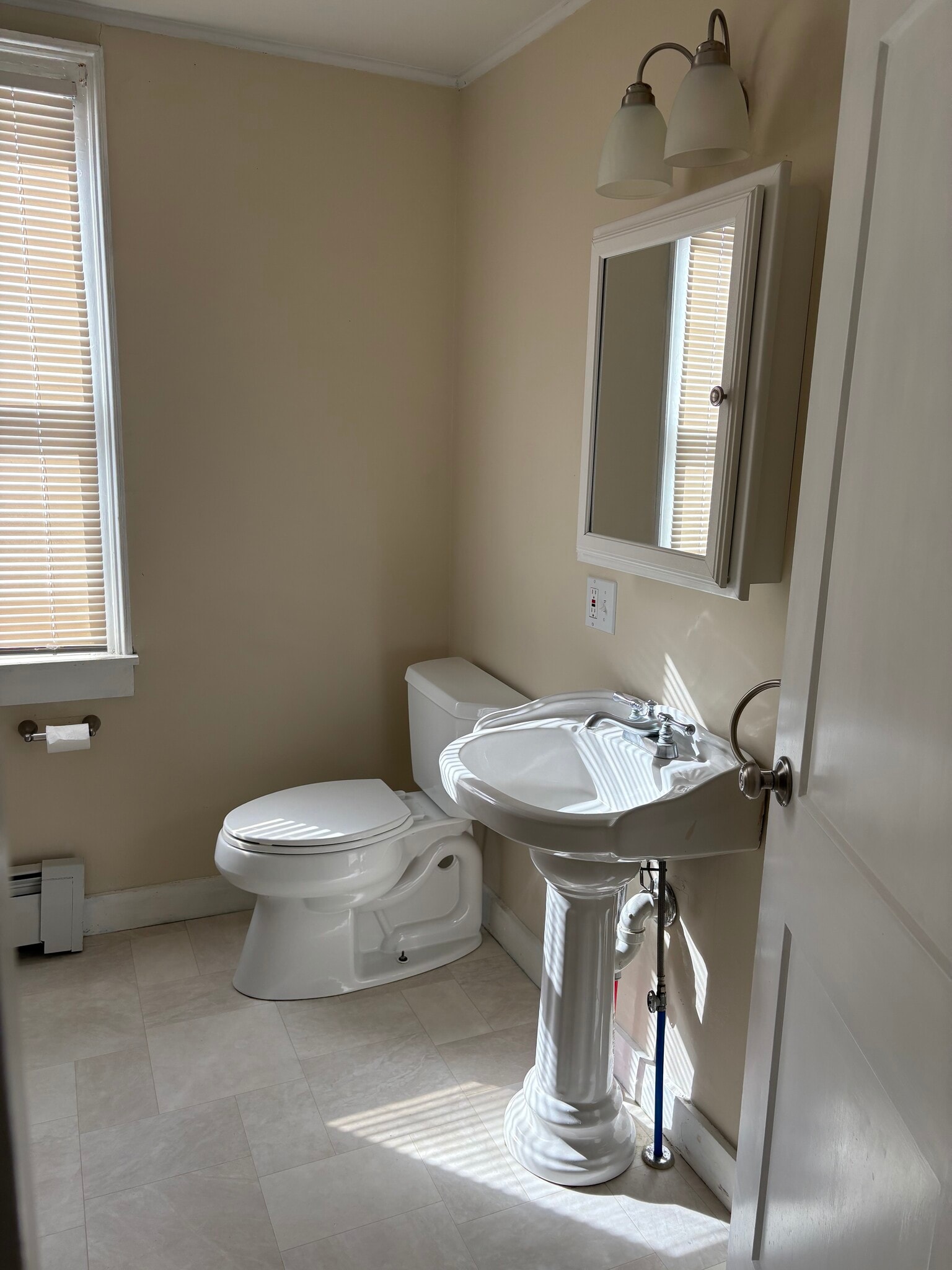 Building Photo - 94 Main St