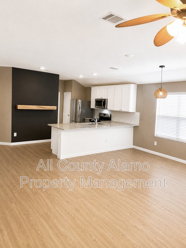 Building Photo - 4327 Southton Loch