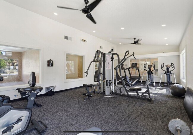 Building Photo - Beautiful Condo for Rent and Sale