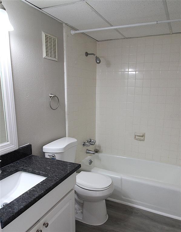 Building Photo - 1860 Phillippi Shores Dr