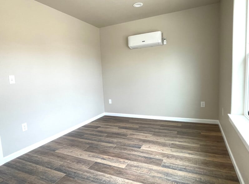 Air conditioning in each bedroom - 1005 Prospect St