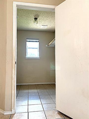 Building Photo - 9805 Nixon Dr