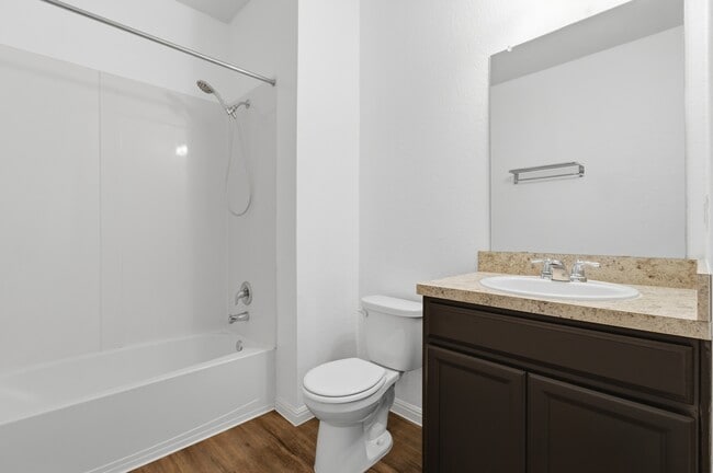 Building Photo - 211 Shiro Dr