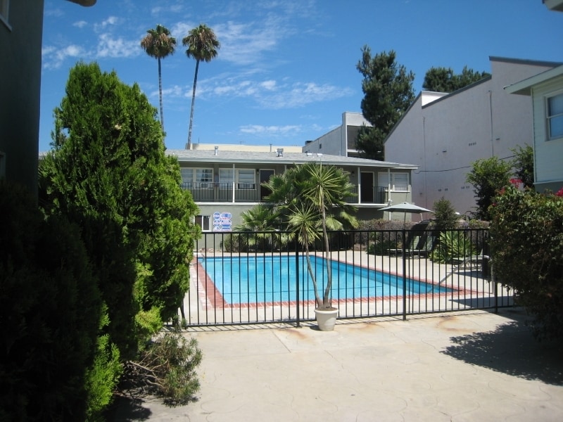 Building Photo - 11933 W Magnolia Blvd