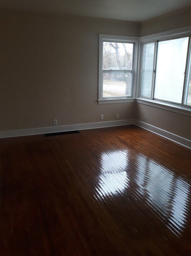 Building Photo - 1428 Sherman Ave