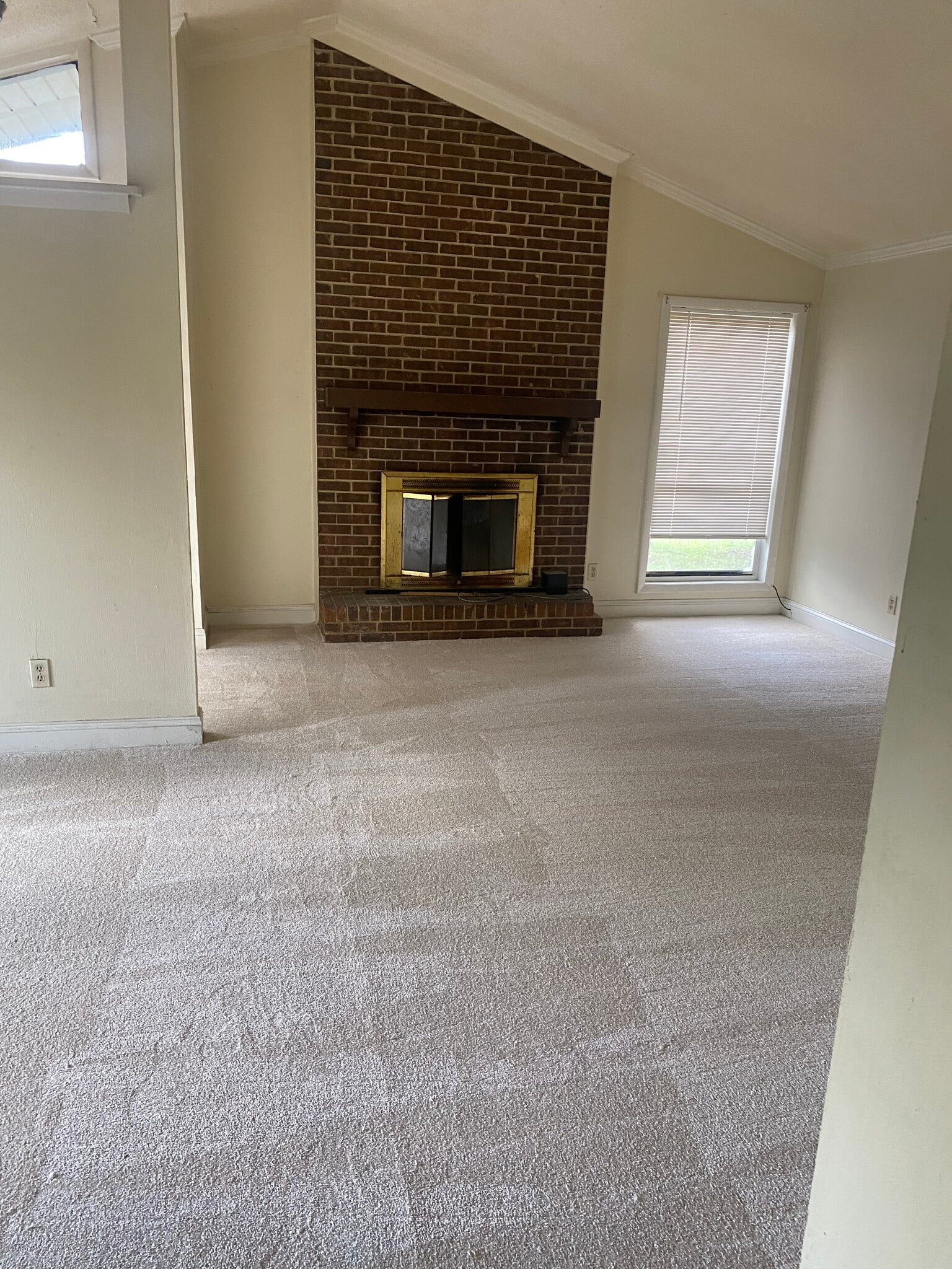 Building Photo - 615 Emerald Dr