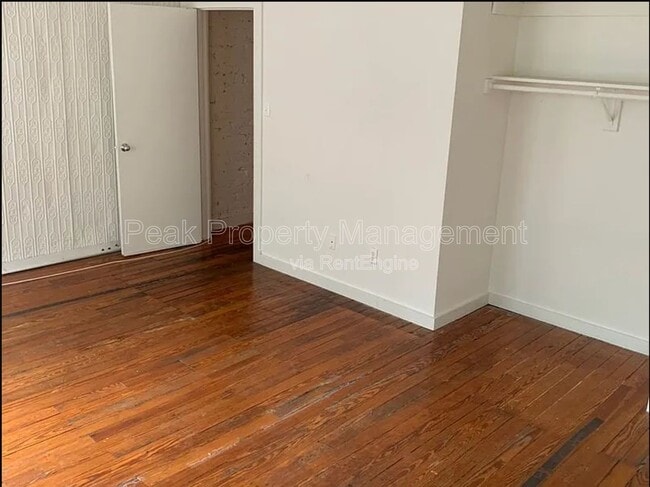 Building Photo - 308 W Broad St