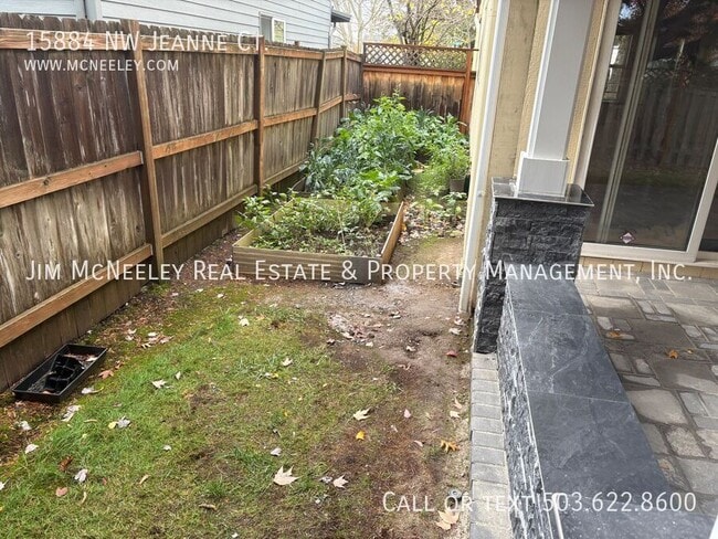 Building Photo - 15884 NW Jeanne Ct