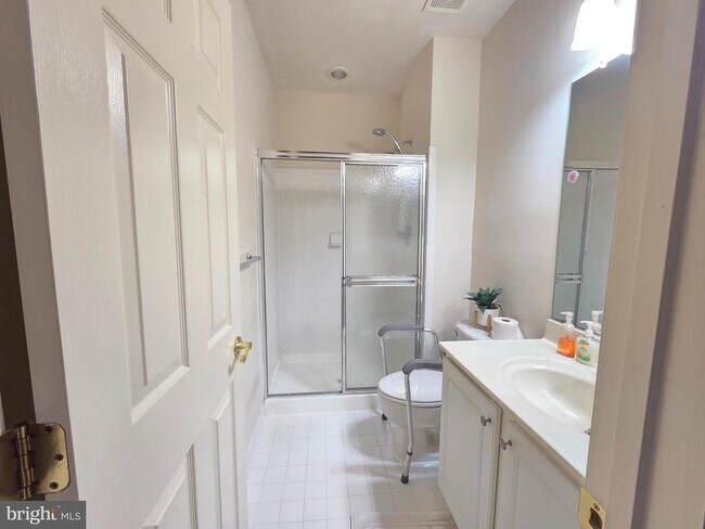 Building Photo - 2692 Cast Off Loop