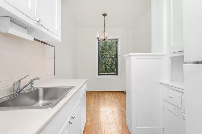 Building Photo - 3400 Wayne Ave