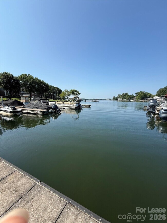 Building Photo - 18511 Harborside Dr