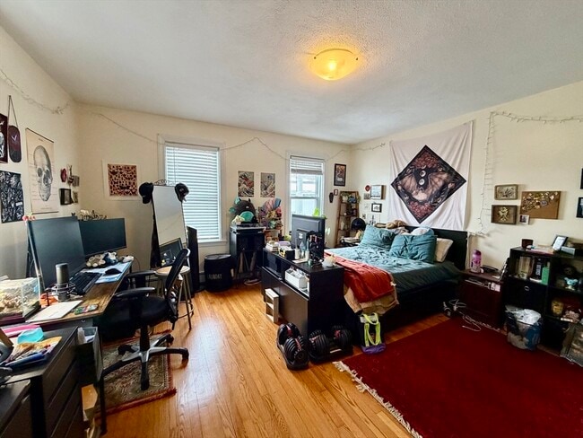 Building Photo - 274 Newtonville Ave