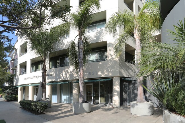 Building Photo - PR SM Anacapa LLC