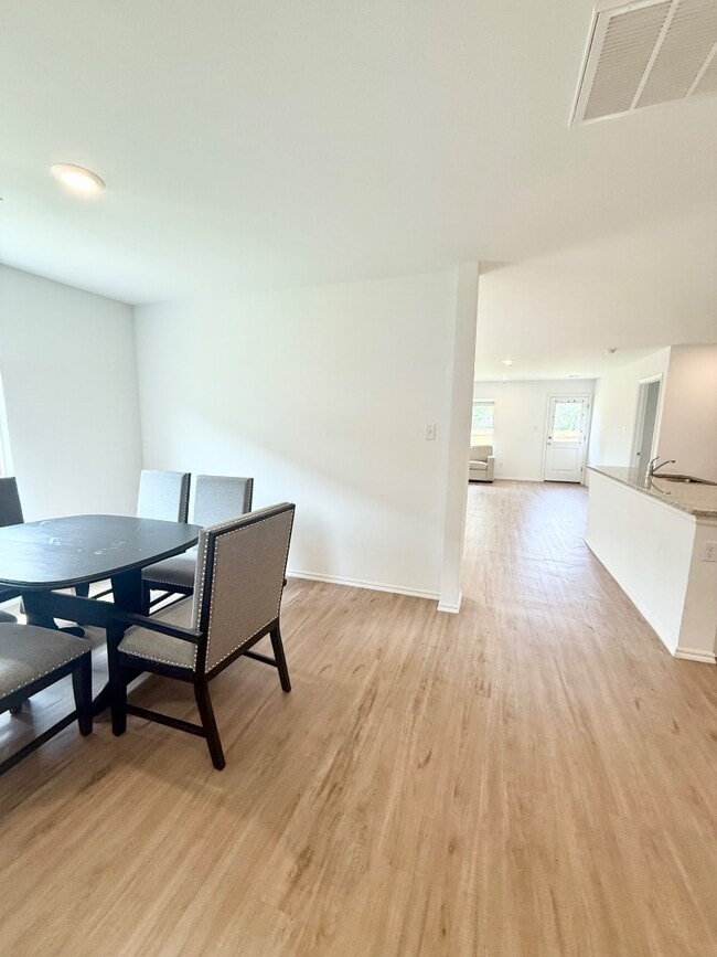 Building Photo - 3733 Palmetto Blf Dr
