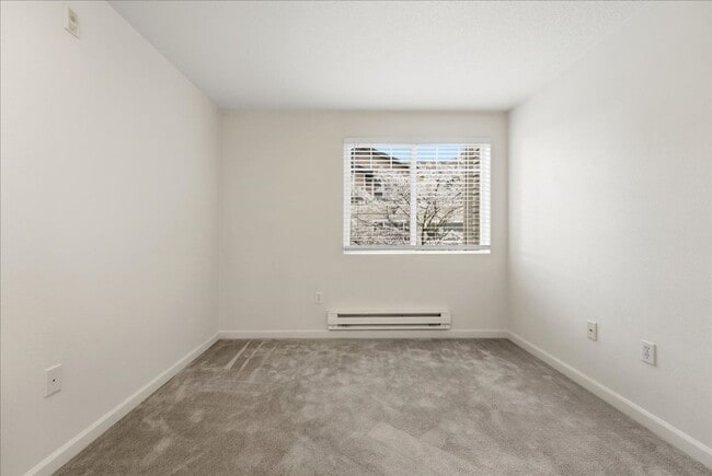 Building Photo - 760 NW 185th Ave