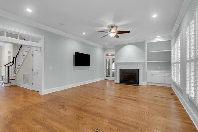 Building Photo - 612 Daggett St