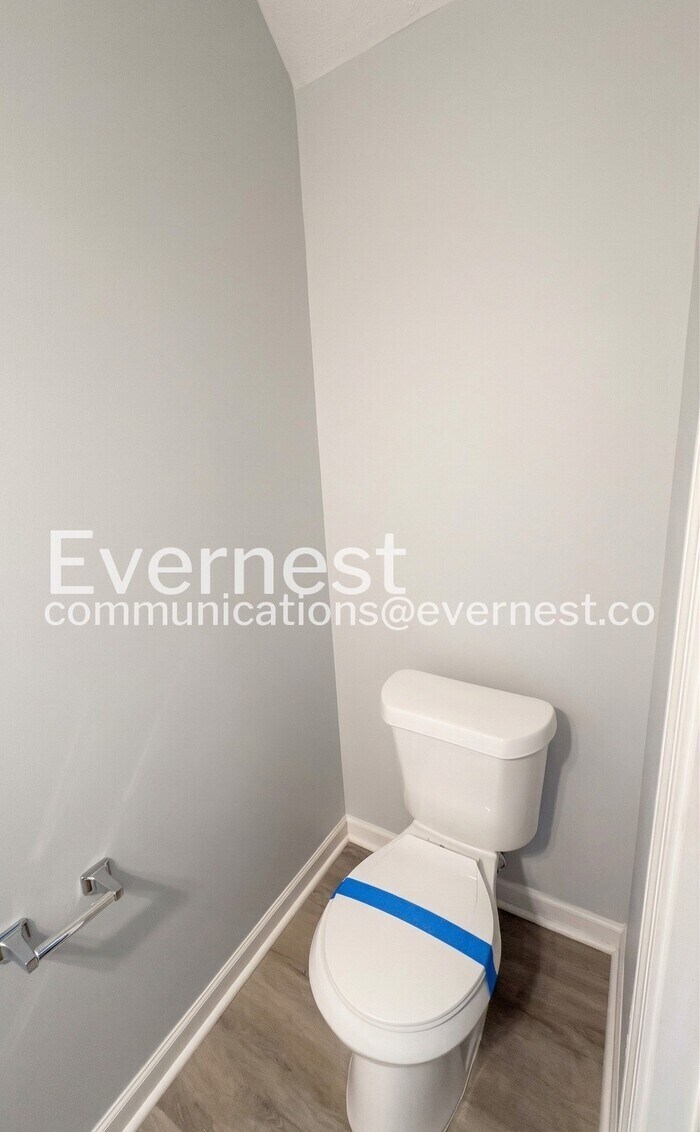 Building Photo - 8610 Thomas Ln