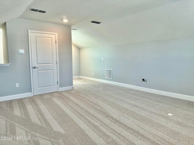 Building Photo - 124 Killarney Ave