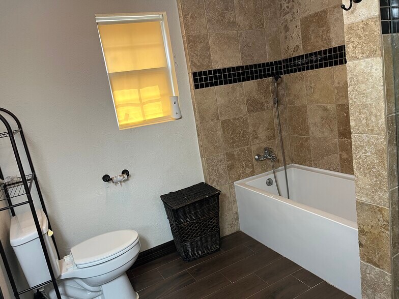 Building Photo - 3503 Canterbury Dr