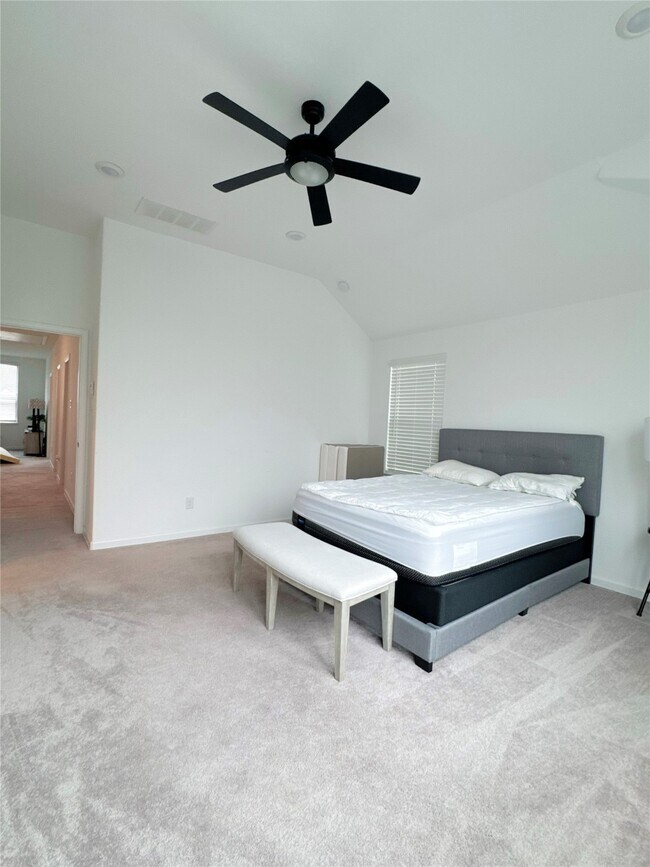 Building Photo - 4015 Champlain Wy