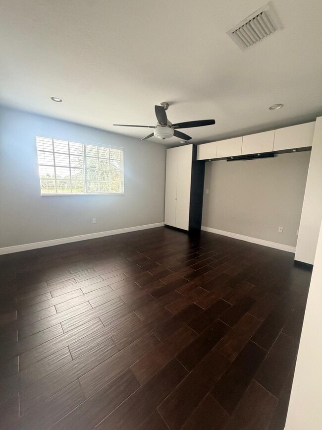 Building Photo - 7644 Foxcroft Ln